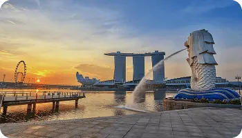 シンガポール マリーナベイサンズとマーライオンの夕景