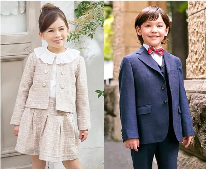 フォーマルなスーツとワンピースを着た子どもたち